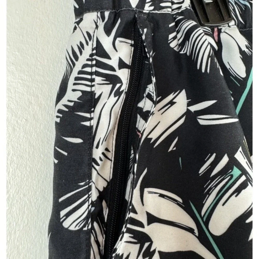 Empyre Men's L Large Ollie Swim Trunks Tropical Surf Lined Black‎ & White